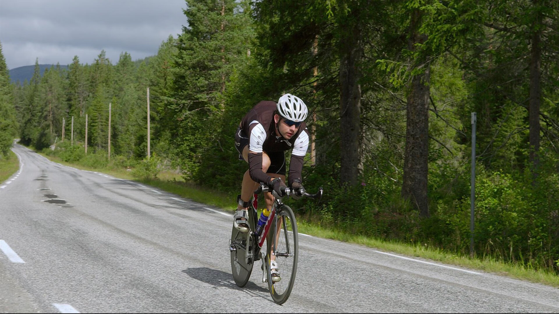 Ac米兰俱乐部官网-Messaoudi 擅长进攻与防守，身高 215cm 驱动队伍节奏，messi球员